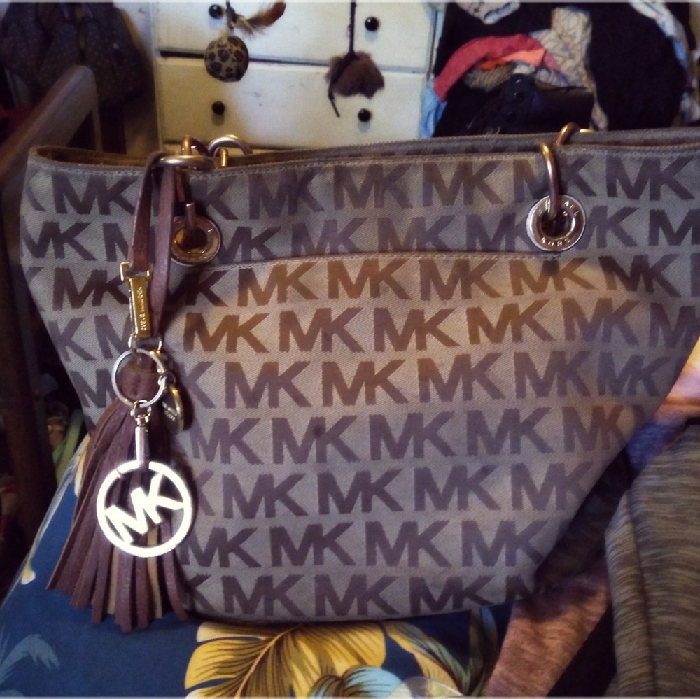 Michael kors purse